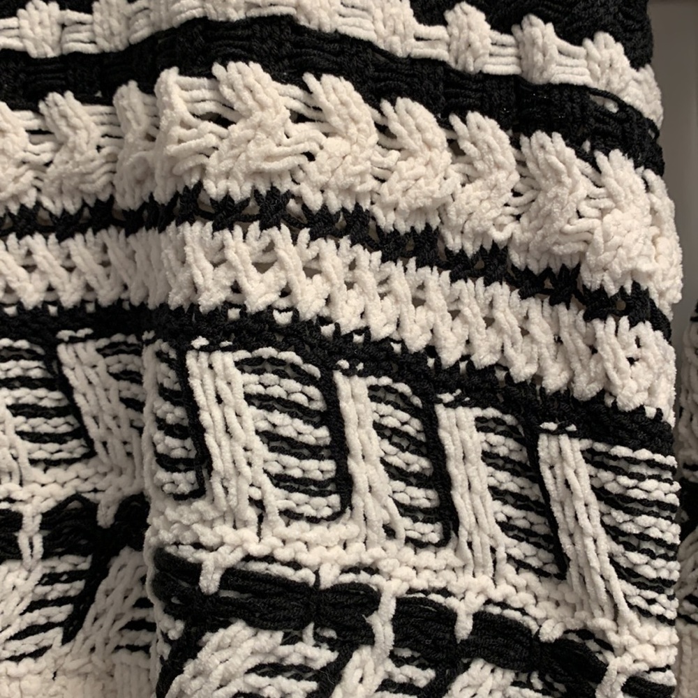 Universal Thread Sweater - image 3